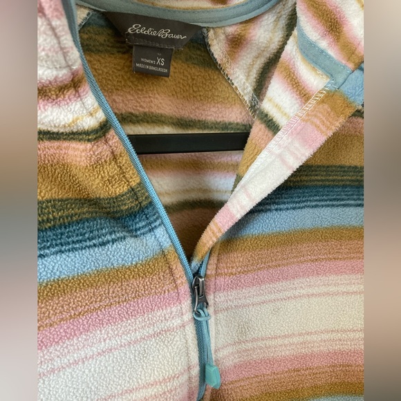 Eddie Bauer women’s quest fleece, striped - Picture 2 of 4